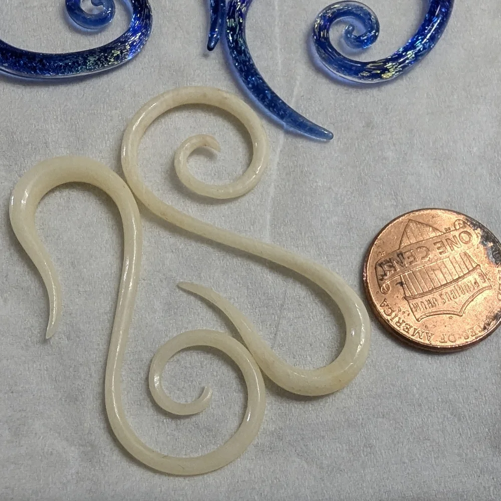 8g 1 pair of Large Long Ivory colored Bone Spiral gauged earrings Hand Carved